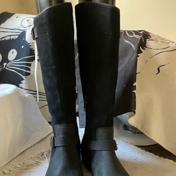 Nice Pair of UGG waterproof boots - Picture 13 of 13